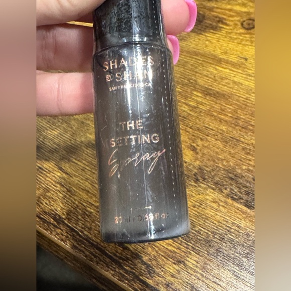 Shades by Shan Setting Spray - Picture 2 of 3